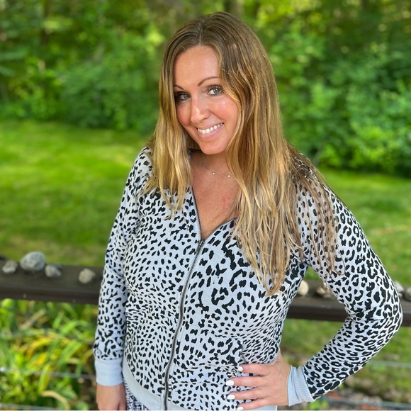 aster june Tops - Leopard print grey zip up hoodie